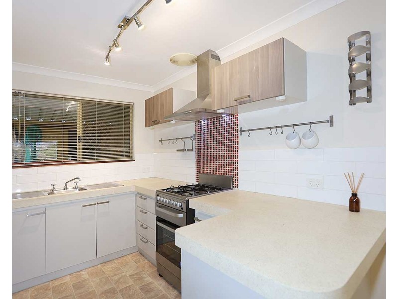 11/4 Page Road, Kelmscott WA 6111