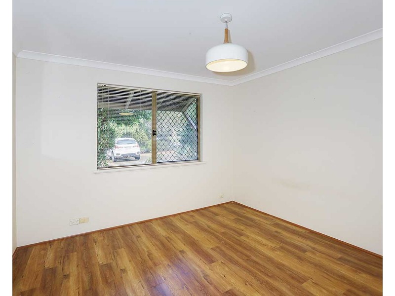 11/4 Page Road, Kelmscott WA 6111