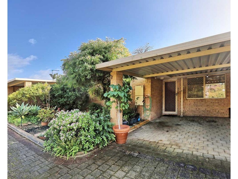 11/4 Page Road, Kelmscott WA 6111