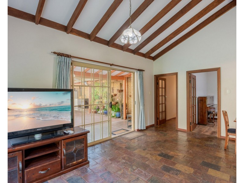 52 Stevens Road, Bedfordale WA 6112