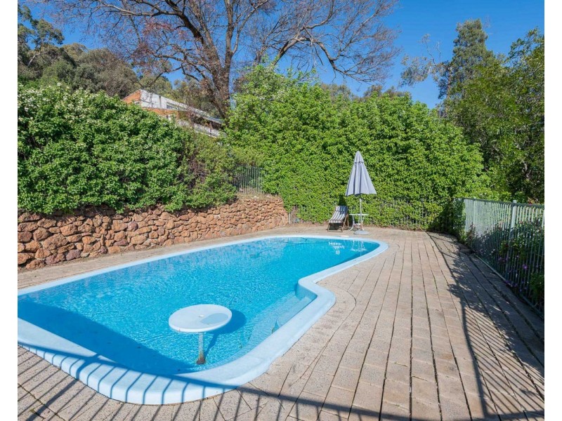 37 Urch Road, Roleystone WA 6111