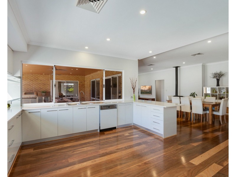 22 Benbecula Circle, Bedfordale WA 6112