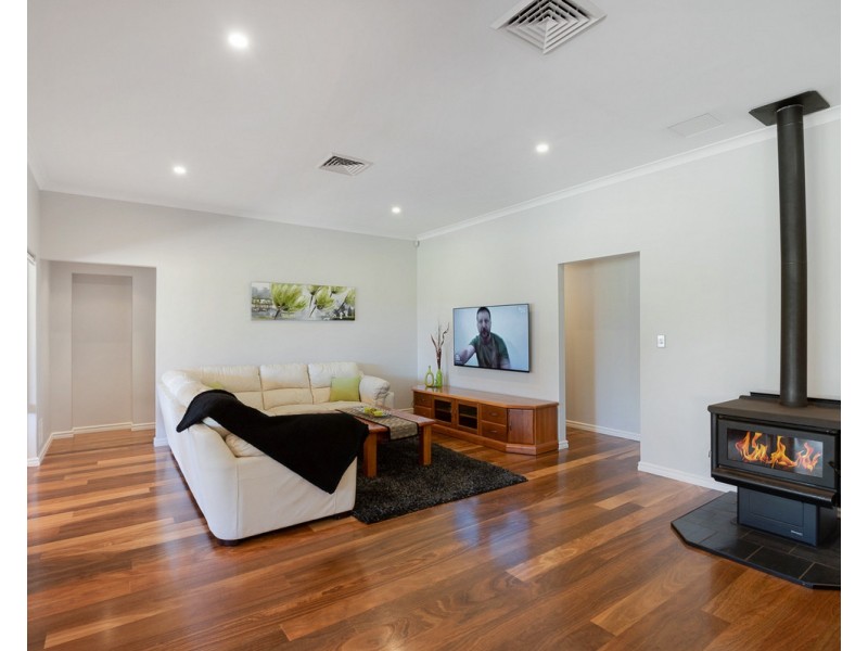 22 Benbecula Circle, Bedfordale WA 6112