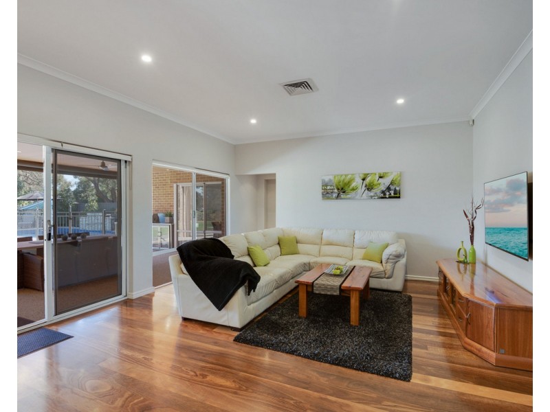 22 Benbecula Circle, Bedfordale WA 6112