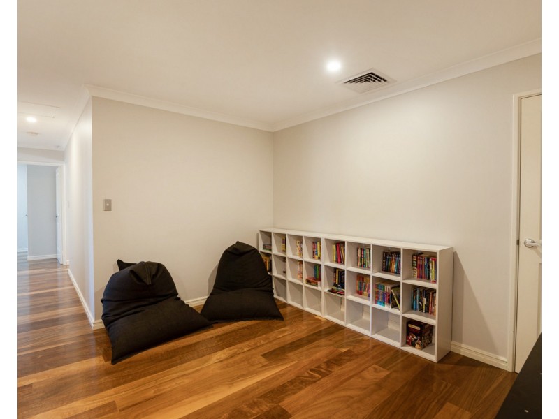 22 Benbecula Circle, Bedfordale WA 6112