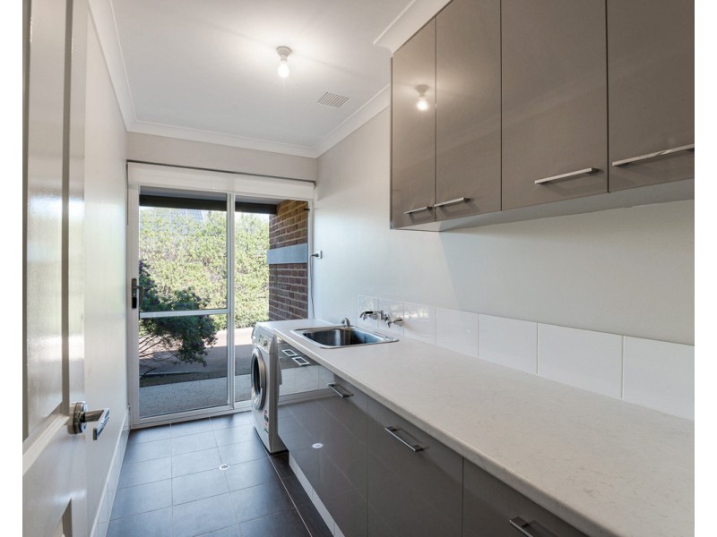 22 Benbecula Circle, Bedfordale WA 6112