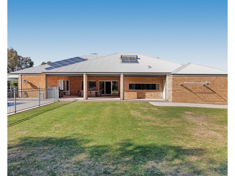 22 Benbecula Circle, Bedfordale WA 6112