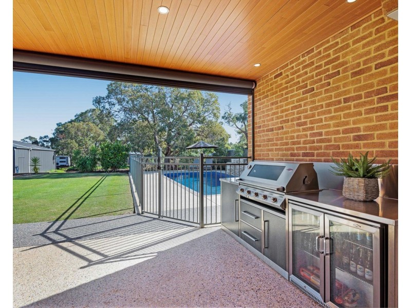 22 Benbecula Circle, Bedfordale WA 6112