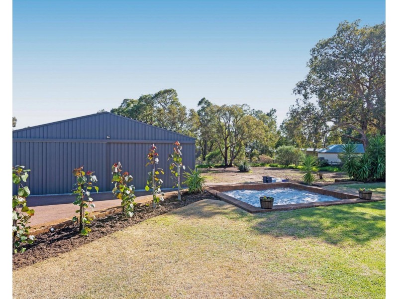 22 Benbecula Circle, Bedfordale WA 6112