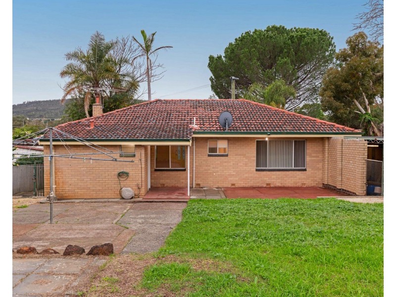 9 Mahara Road, Kelmscott WA 6111