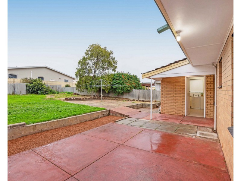 9 Mahara Road, Kelmscott WA 6111