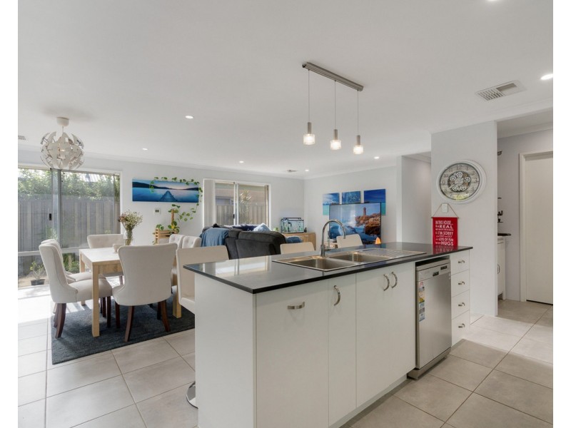 3 Charnwood Grove, Hilbert WA 6112