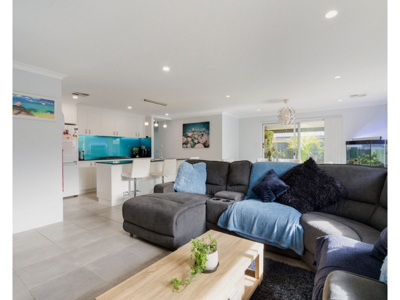 3 Charnwood Grove, Hilbert WA 6112
