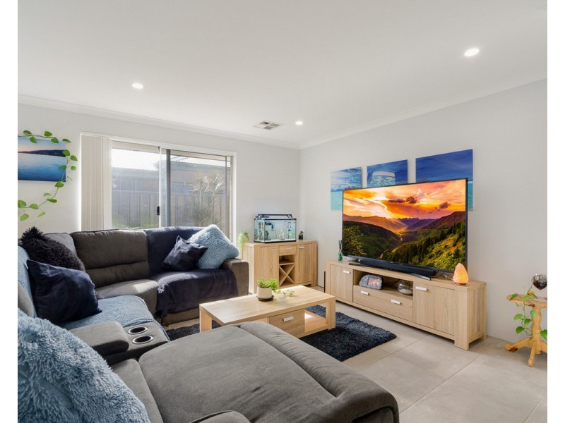 3 Charnwood Grove, Hilbert WA 6112