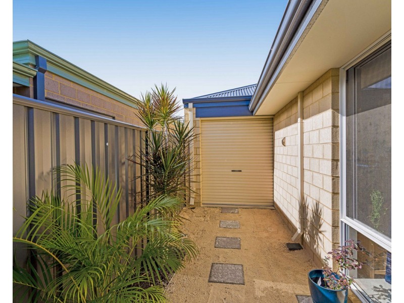 3 Charnwood Grove, Hilbert WA 6112