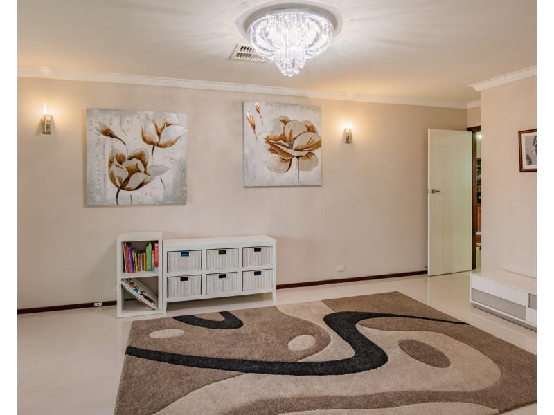 78 Carawatha Avenue, Mount Nasura WA 6112