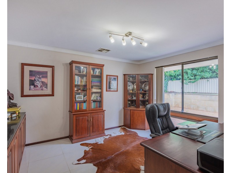 78 Carawatha Avenue, Mount Nasura WA 6112