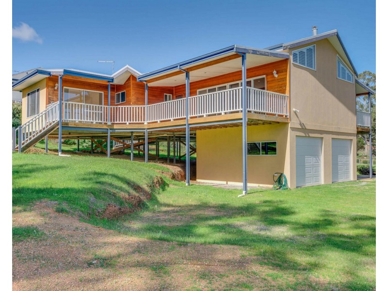 16 Vincent Lookout, Bedfordale WA 6112