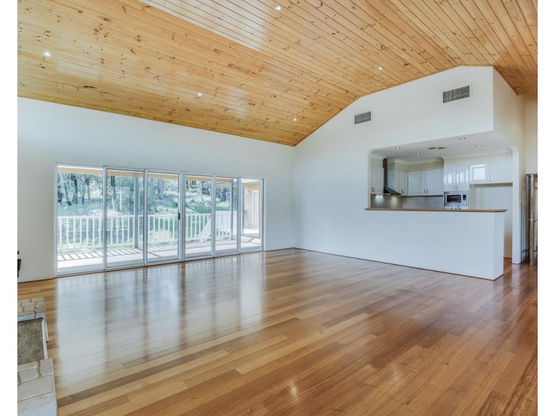 16 Vincent Lookout, Bedfordale WA 6112