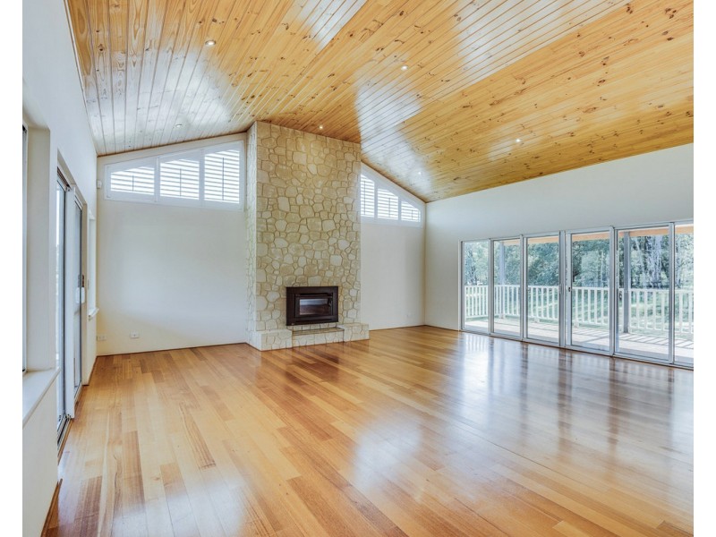 16 Vincent Lookout, Bedfordale WA 6112