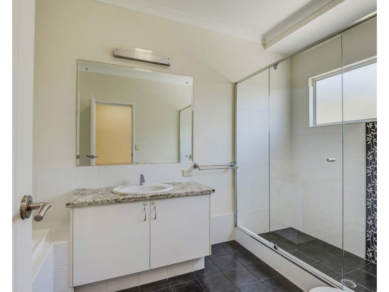 16 Vincent Lookout, Bedfordale WA 6112