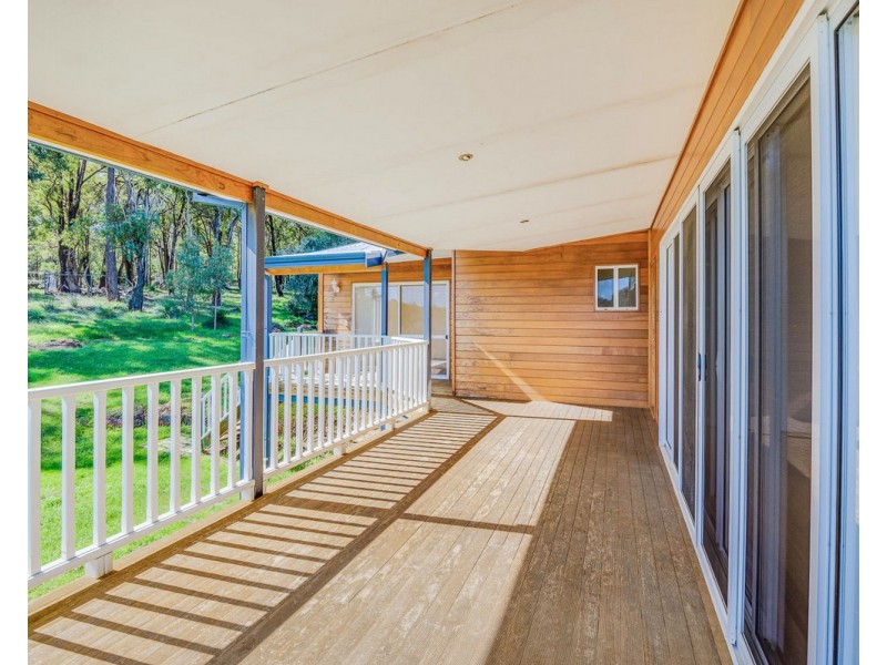 16 Vincent Lookout, Bedfordale WA 6112