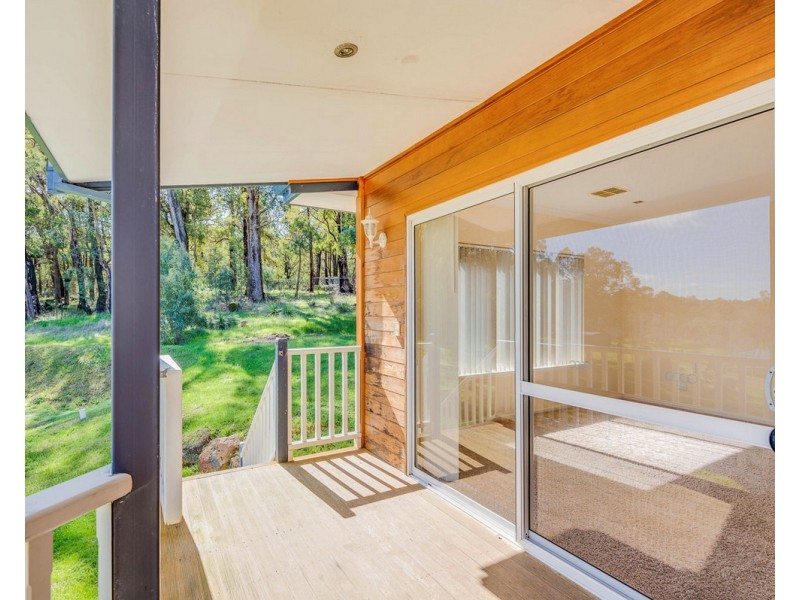 16 Vincent Lookout, Bedfordale WA 6112