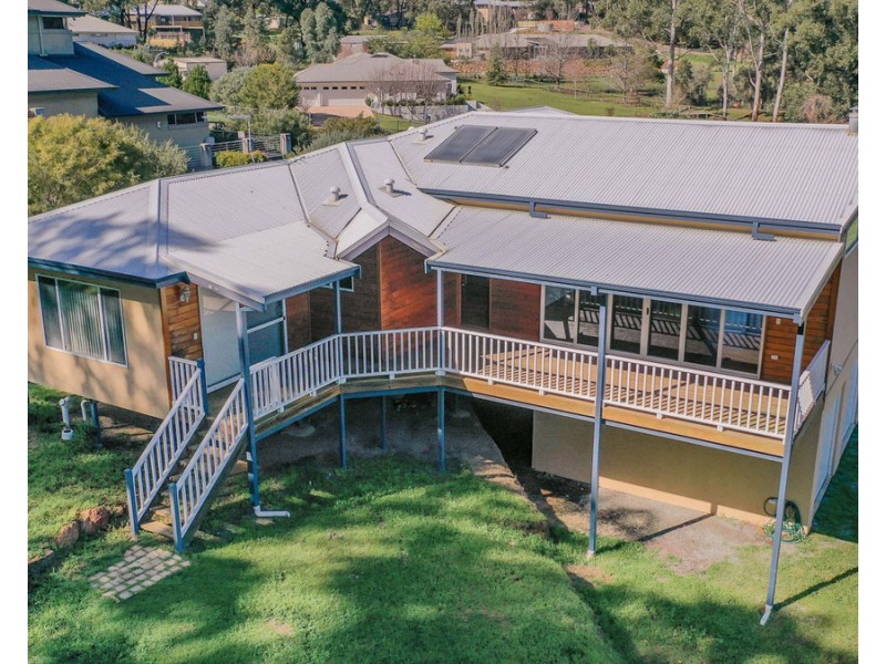 16 Vincent Lookout, Bedfordale WA 6112