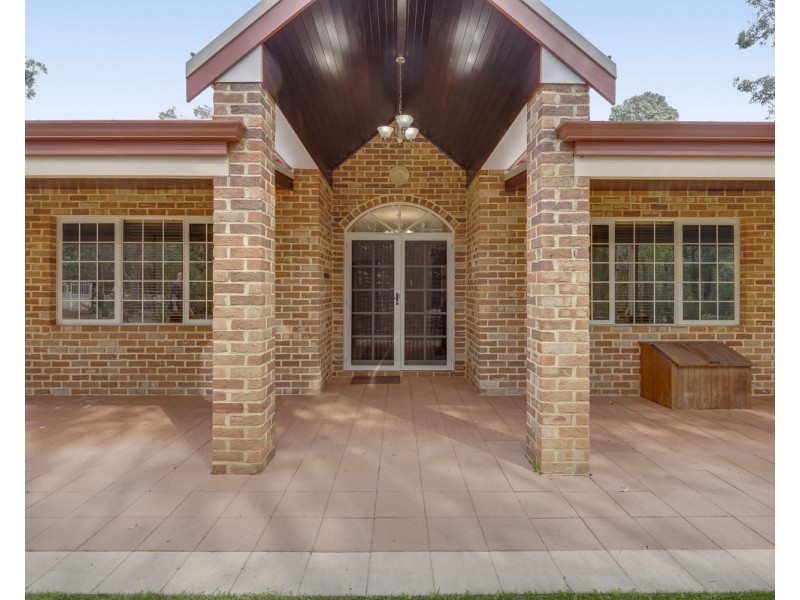 35 Dumas Drive, Bedfordale WA 6112