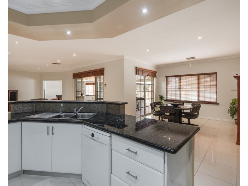 35 Dumas Drive, Bedfordale WA 6112