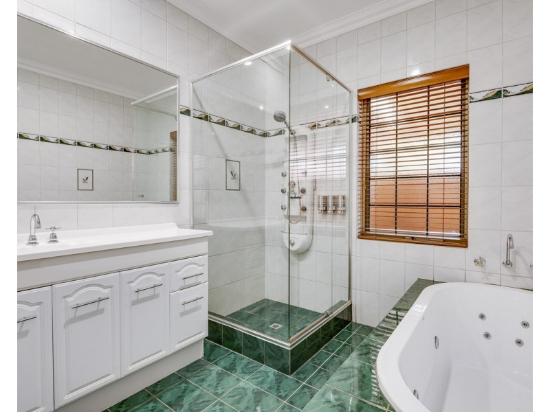 35 Dumas Drive, Bedfordale WA 6112