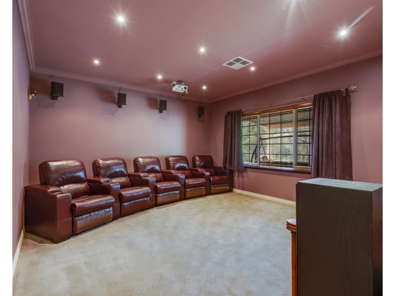 35 Dumas Drive, Bedfordale WA 6112