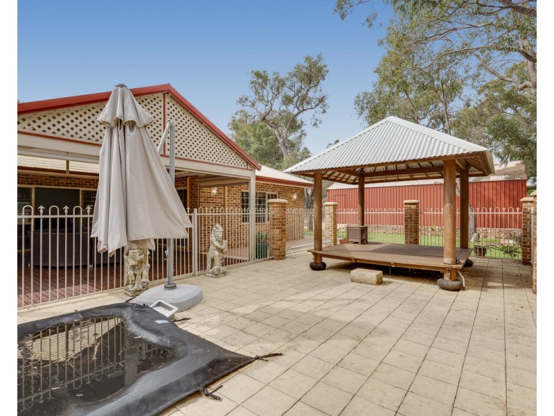 35 Dumas Drive, Bedfordale WA 6112