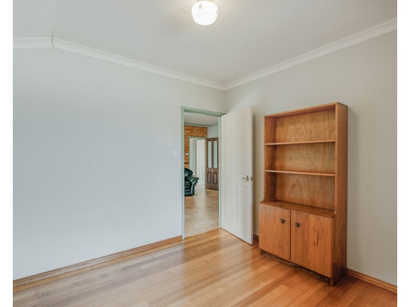 13 Wickling Drive, Beckenham WA 6107