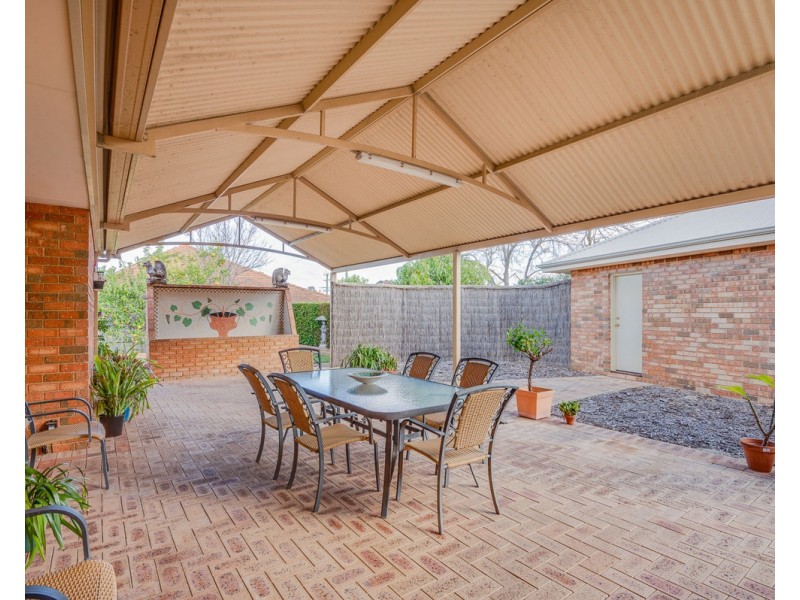 13 Wickling Drive, Beckenham WA 6107