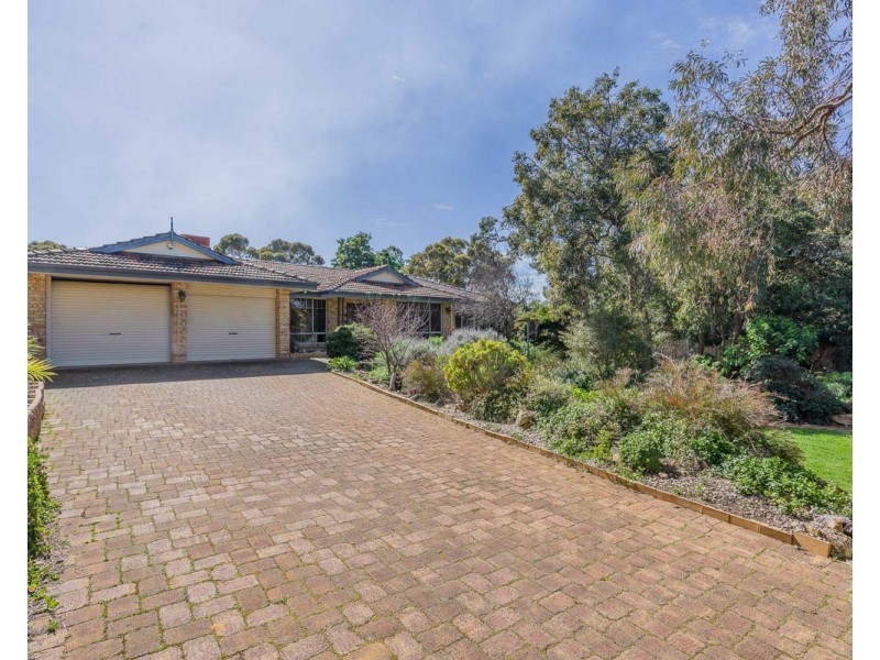 31 Blackwood Drive, Mount Nasura WA 6112