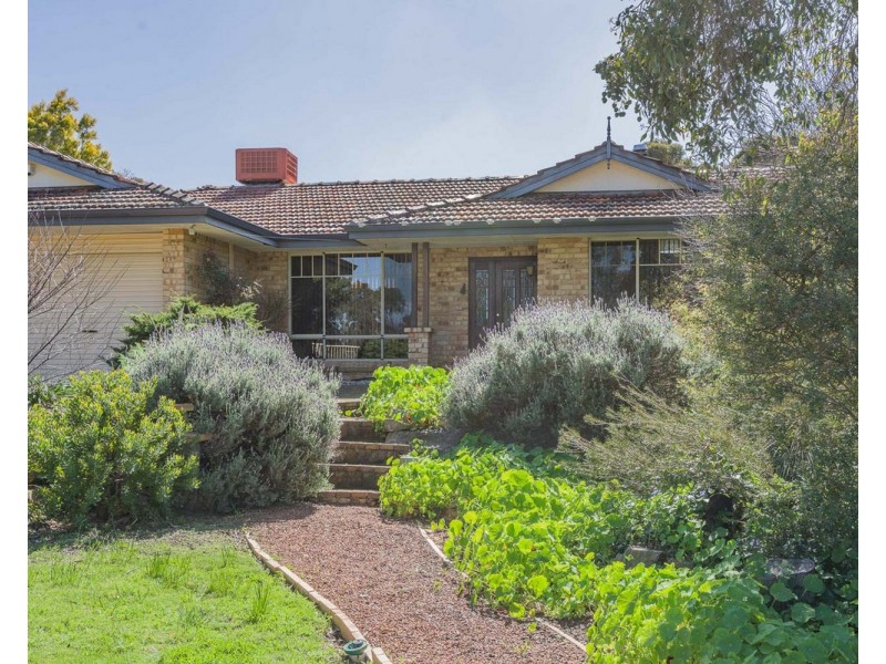 31 Blackwood Drive, Mount Nasura WA 6112