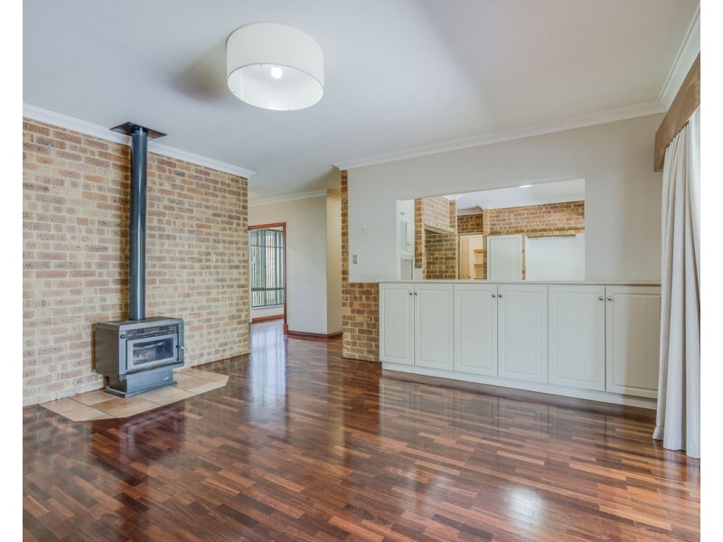 31 Blackwood Drive, Mount Nasura WA 6112