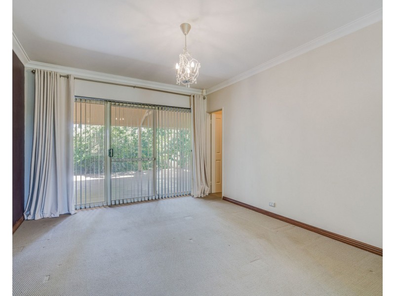 31 Blackwood Drive, Mount Nasura WA 6112