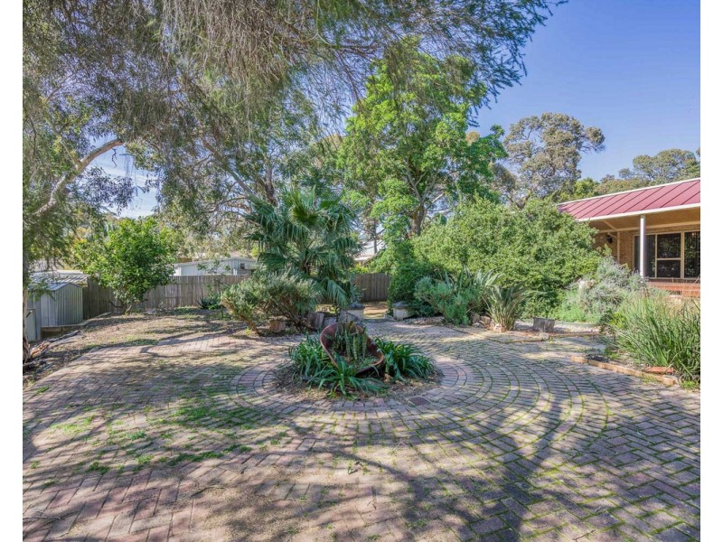 31 Blackwood Drive, Mount Nasura WA 6112