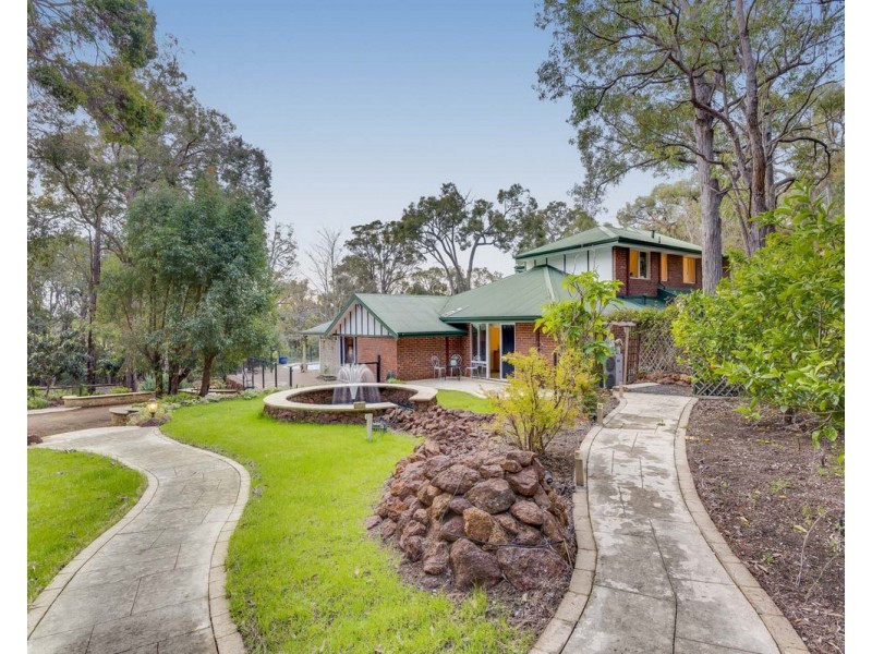 1 Sophia Grove, Roleystone WA 6111