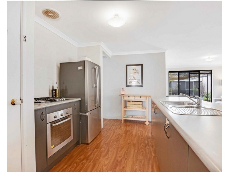 8 Ullapool Place, Seville Grove WA 6112