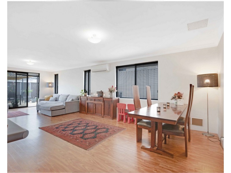 8 Ullapool Place, Seville Grove WA 6112