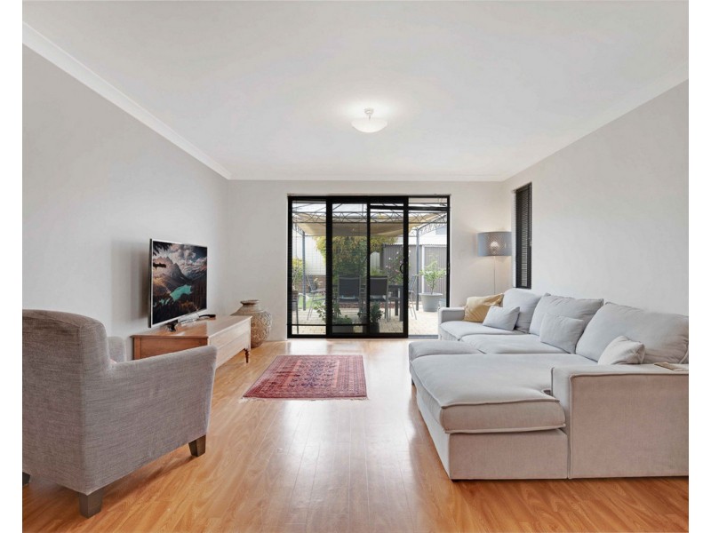 8 Ullapool Place, Seville Grove WA 6112