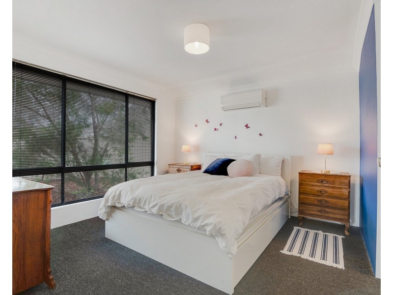 8 Ullapool Place, Seville Grove WA 6112