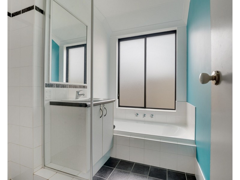 8 Ullapool Place, Seville Grove WA 6112