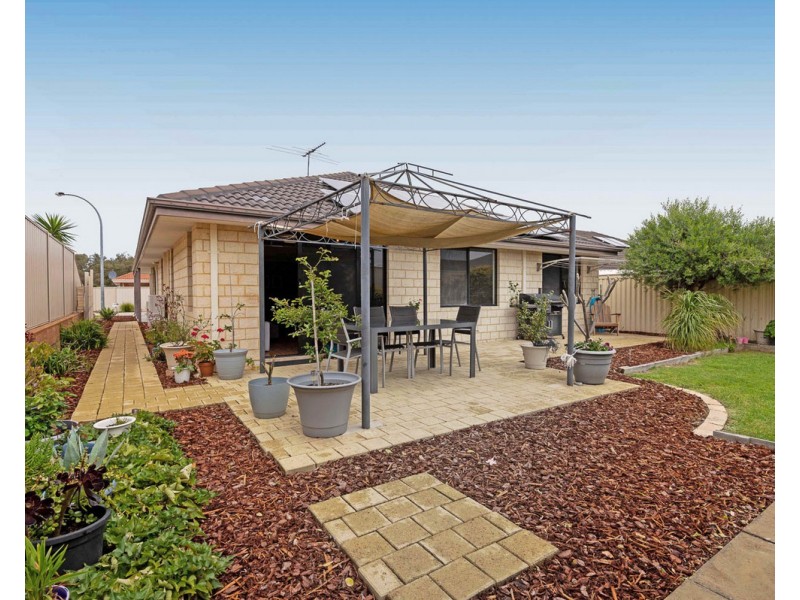 8 Ullapool Place, Seville Grove WA 6112