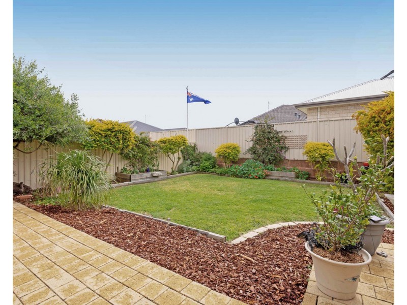 8 Ullapool Place, Seville Grove WA 6112