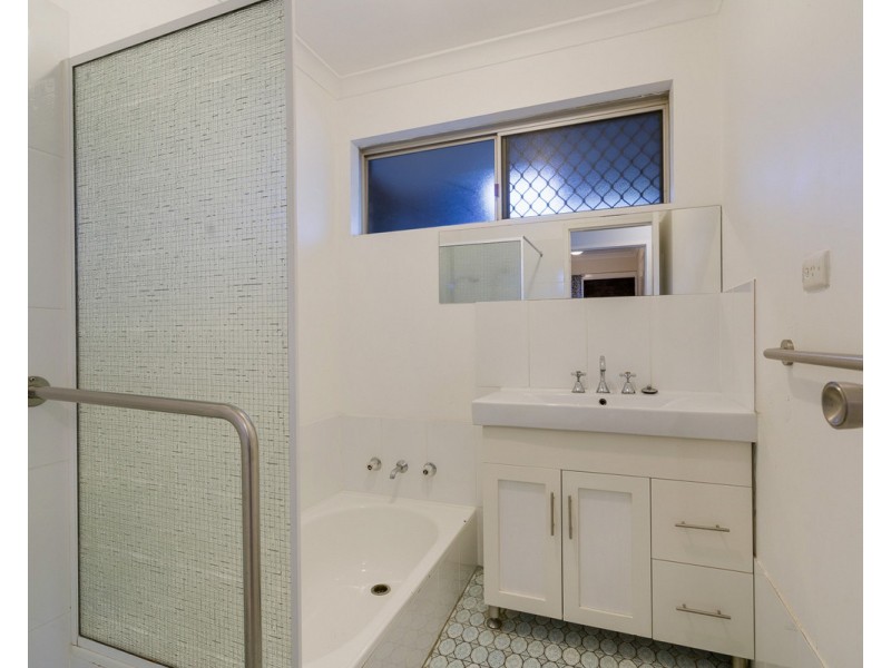 26B Blackburne Drive, Kelmscott WA 6111