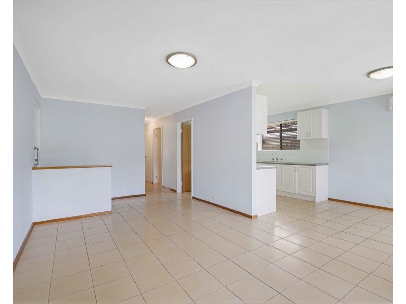 26B Blackburne Drive, Kelmscott WA 6111